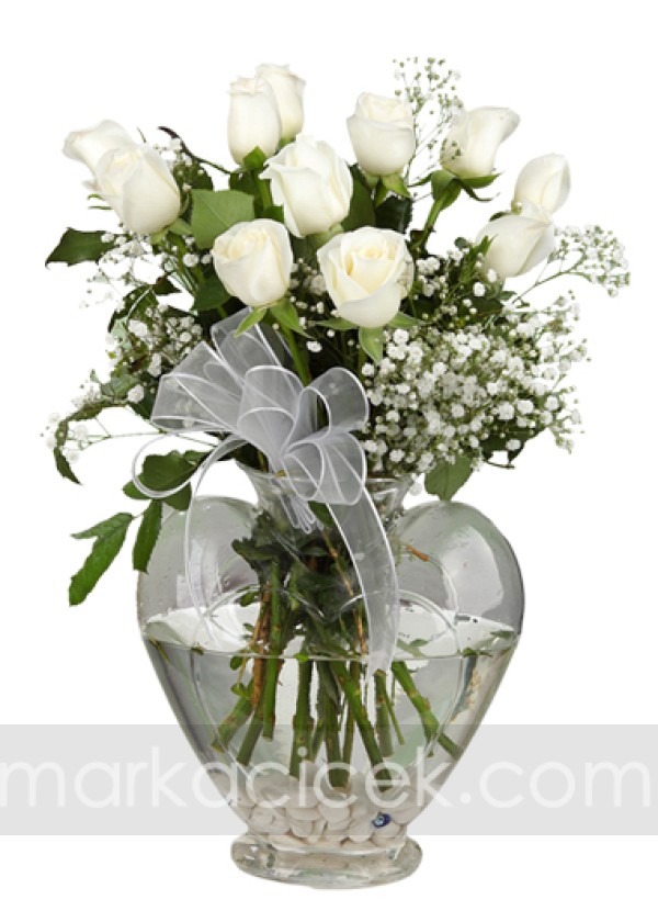 Kalp Vazoda Beyaz Güller