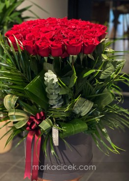 Silindir Kutuda  Uzun Güller