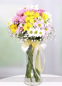 Vazoda Kır Çiçekleri